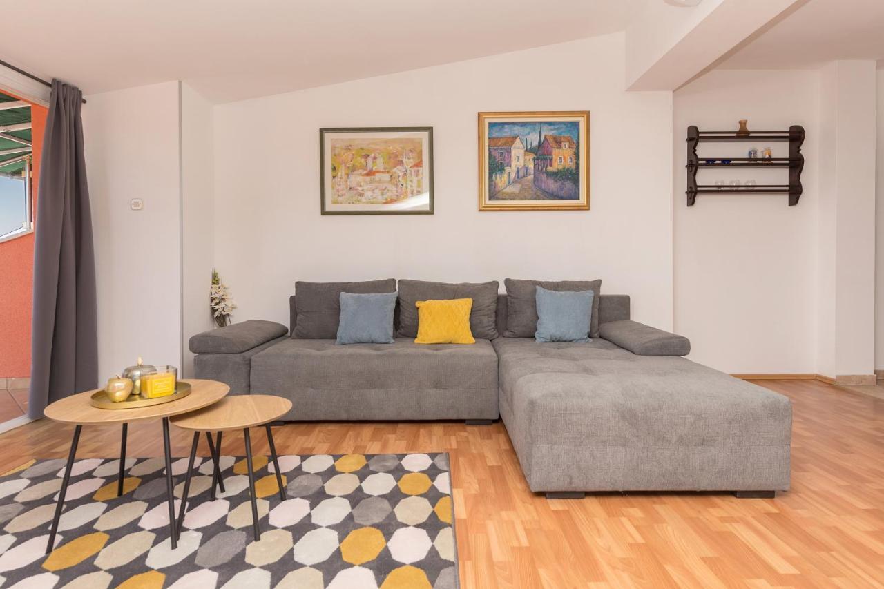 Apartments Zoka Makarska Eksteriør bilde